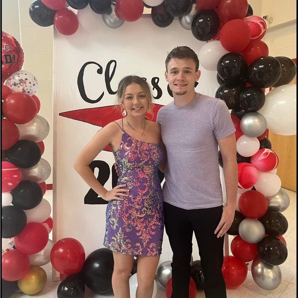 Short purple hoco dress - Picture 1 of 3